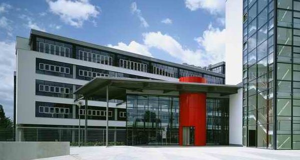 Bürogebäude DB Netz Berlin: eines aus mehr als 200 erfolgreich abgewickelten Projekten.
